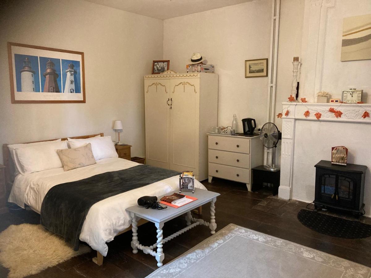 7 Dagnaud De La Tude Our Family Farmhouse Style Home With En-Suite Montboyer エクステリア 写真